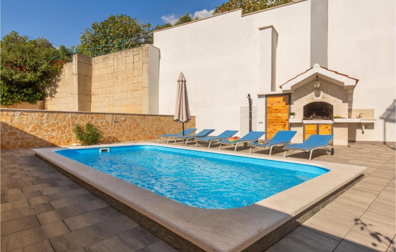 Stunning home in Makarska w/ Outdoor swimming pool&3 Bedrooms Buitenkant foto