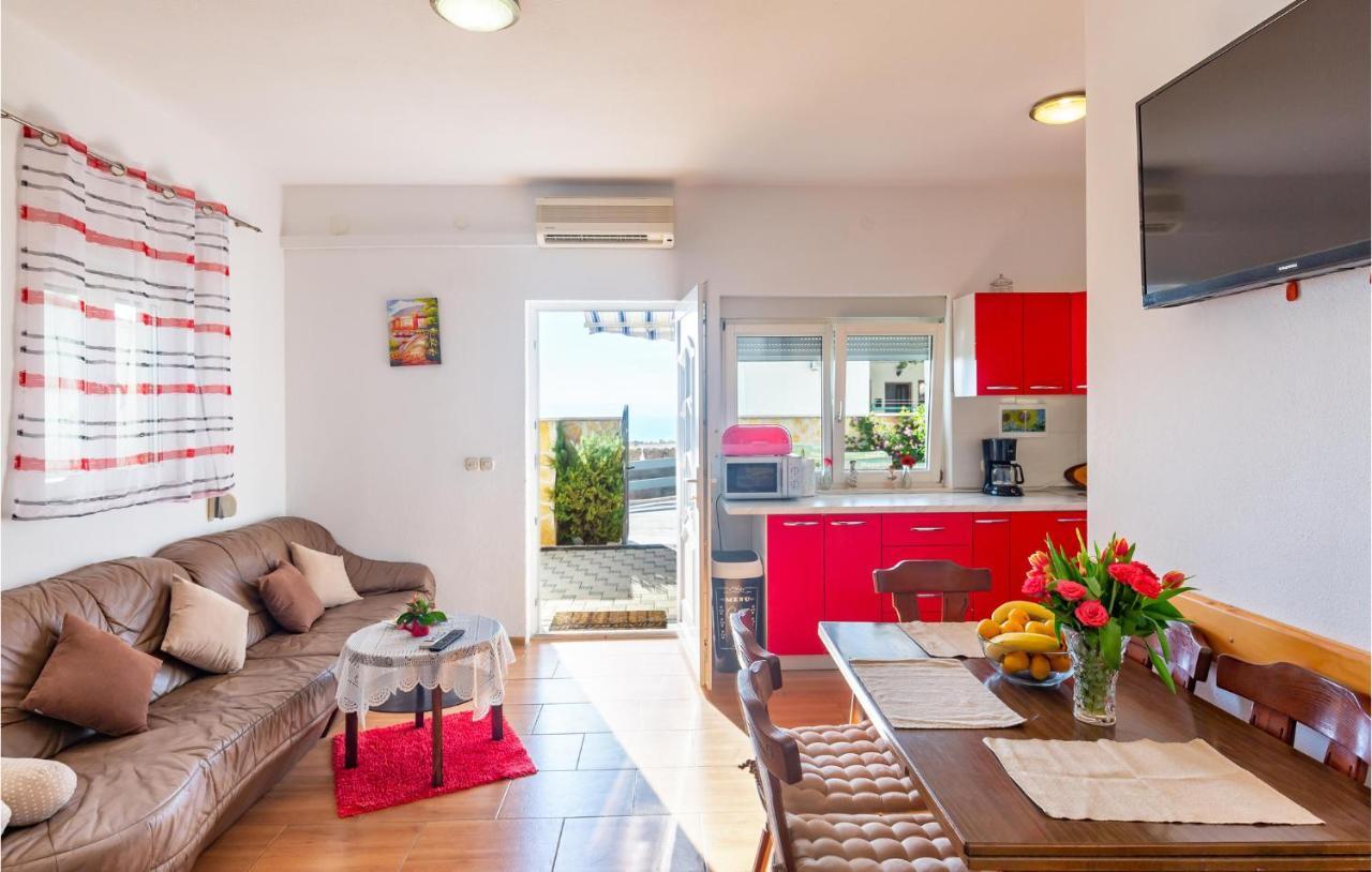 Stunning home in Makarska w/ Outdoor swimming pool&3 Bedrooms Buitenkant foto