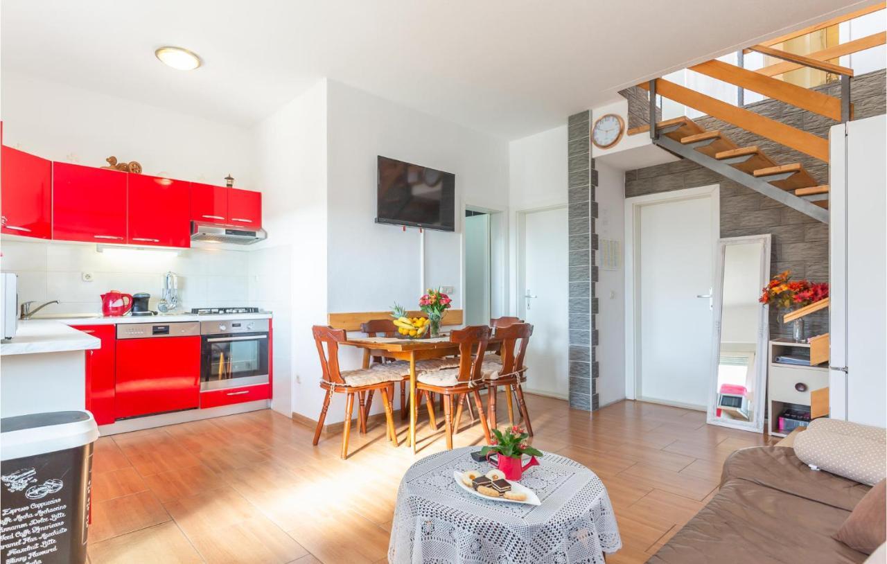 Stunning home in Makarska w/ Outdoor swimming pool&3 Bedrooms Buitenkant foto