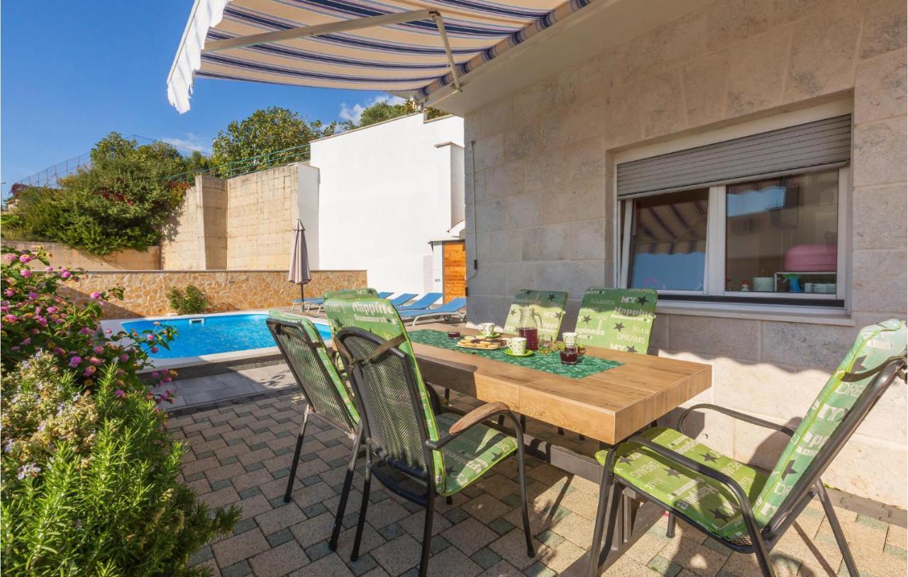 Stunning home in Makarska w/ Outdoor swimming pool&3 Bedrooms Buitenkant foto