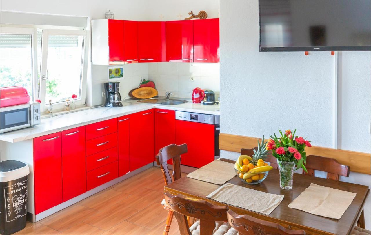 Stunning home in Makarska w/ Outdoor swimming pool&3 Bedrooms Buitenkant foto