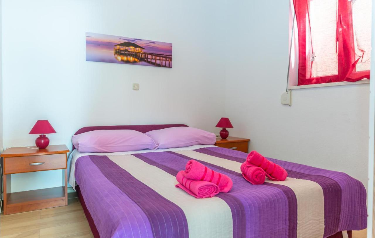 Stunning home in Makarska w/ Outdoor swimming pool&3 Bedrooms Buitenkant foto