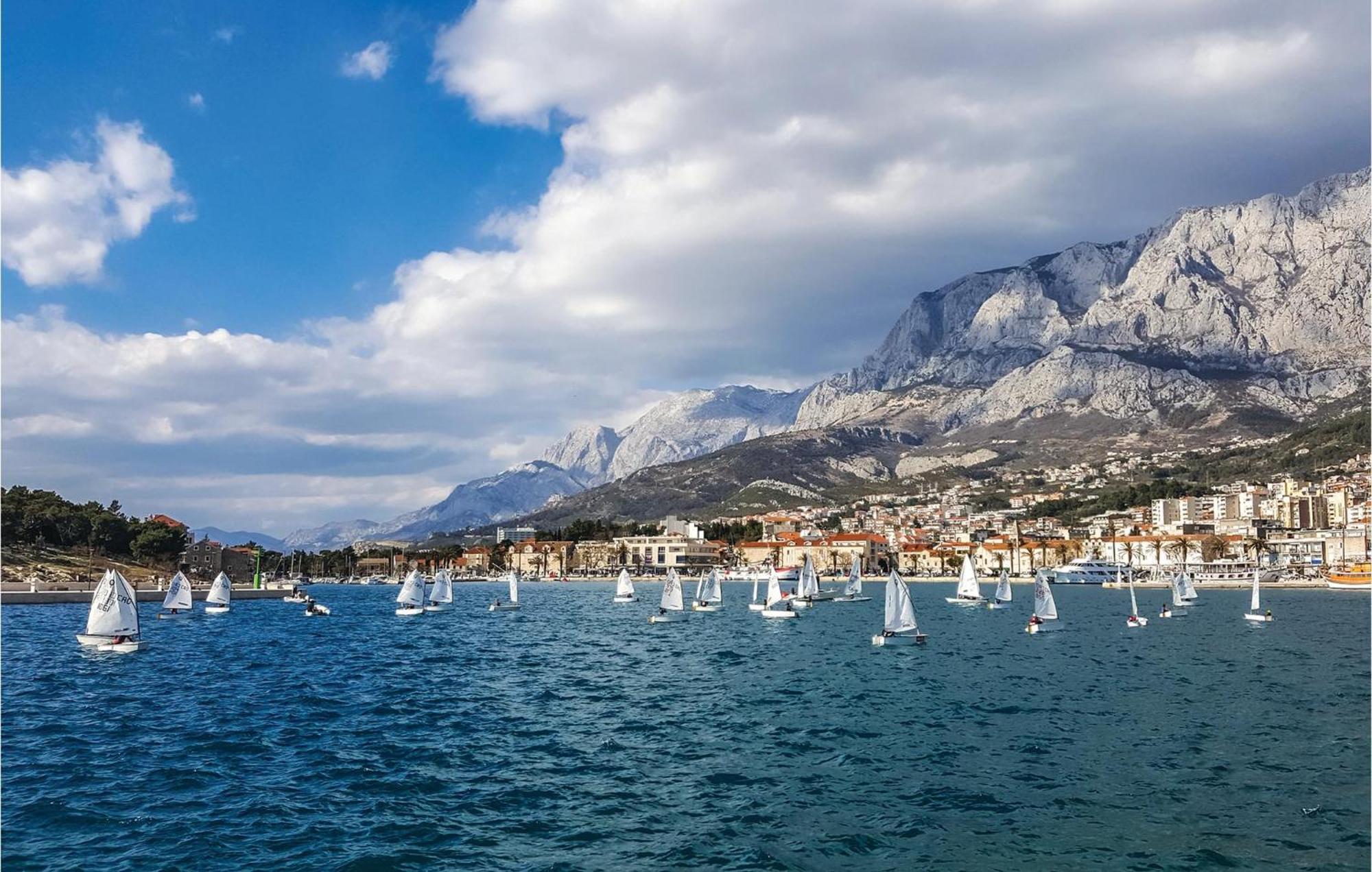 Stunning home in Makarska w/ Outdoor swimming pool&3 Bedrooms Buitenkant foto