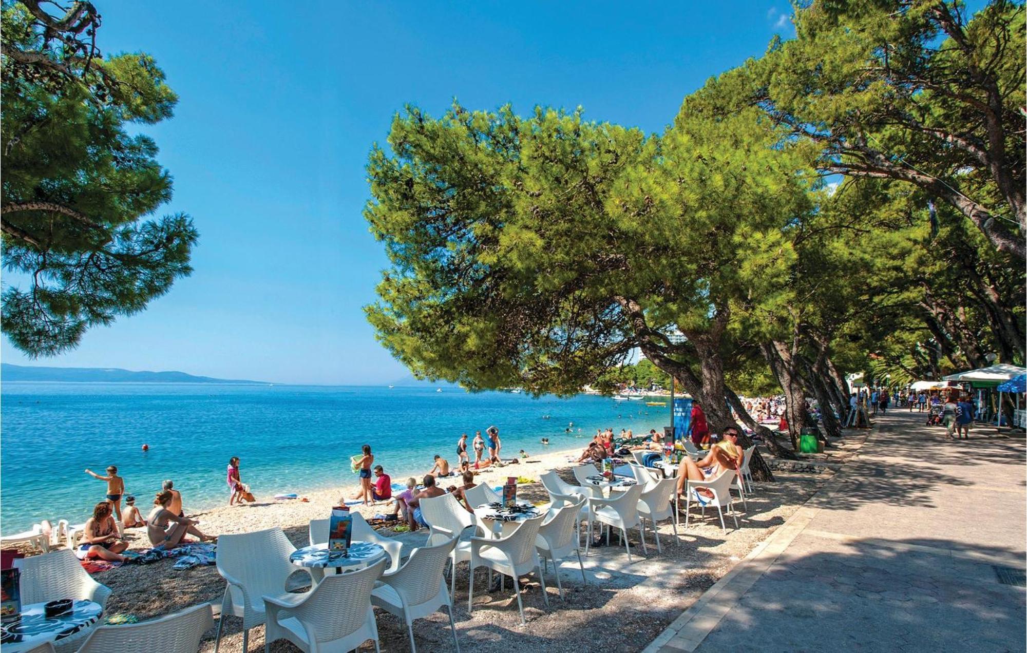 Stunning home in Makarska w/ Outdoor swimming pool&3 Bedrooms Buitenkant foto
