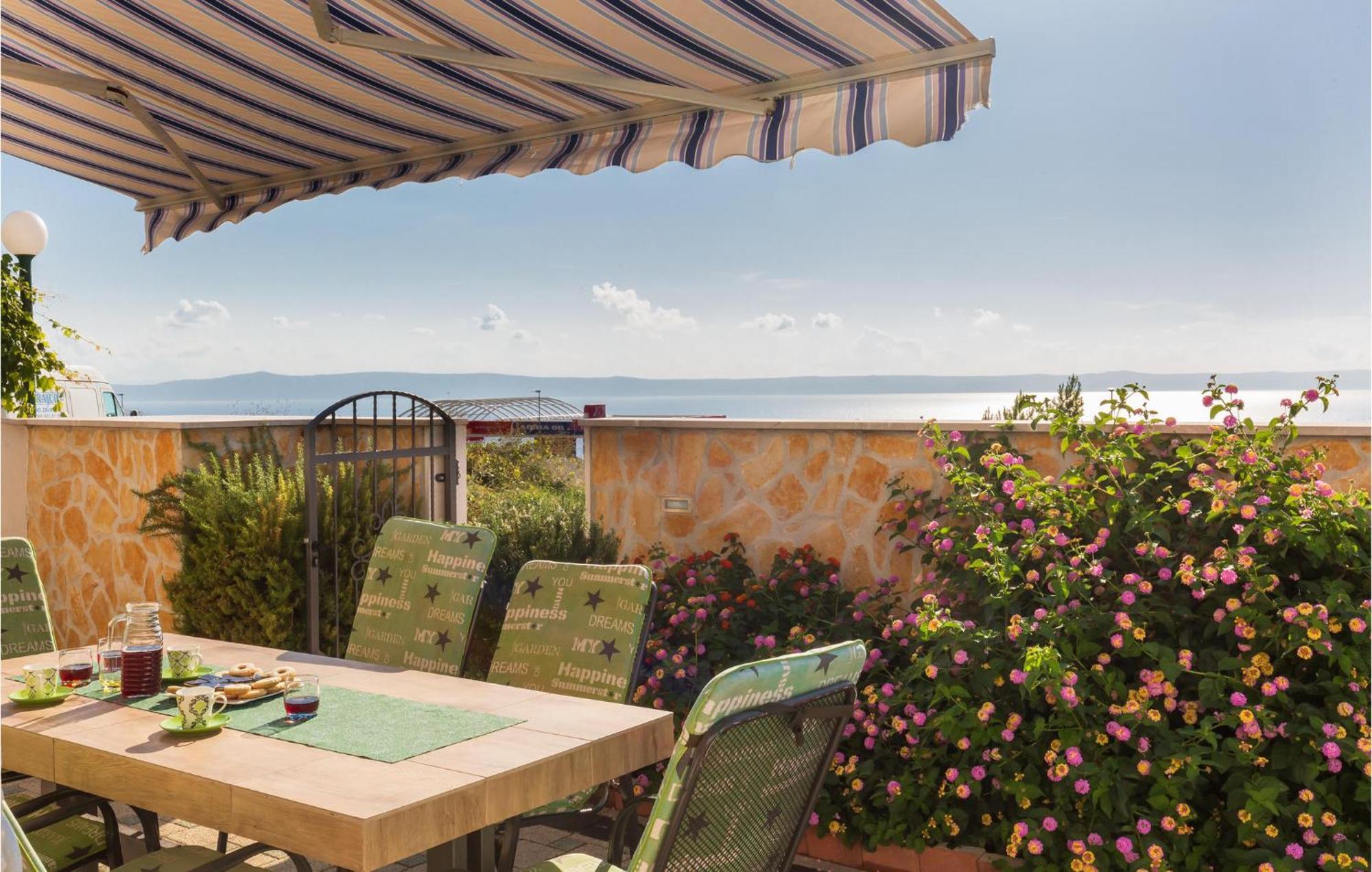 Stunning home in Makarska w/ Outdoor swimming pool&3 Bedrooms Buitenkant foto